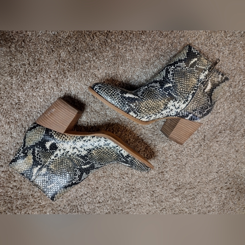 Madewell Snake Embossed Ankle Boots 8.5 - Picture 4 of 14